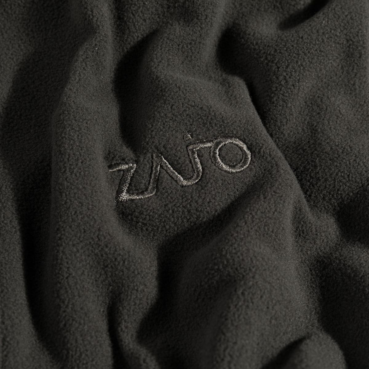 Auro Women's Fleece Zip Top в цвят Black Olive
