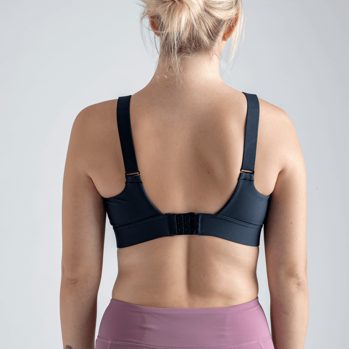 Fiera Women's Sports Bra в цвят Black