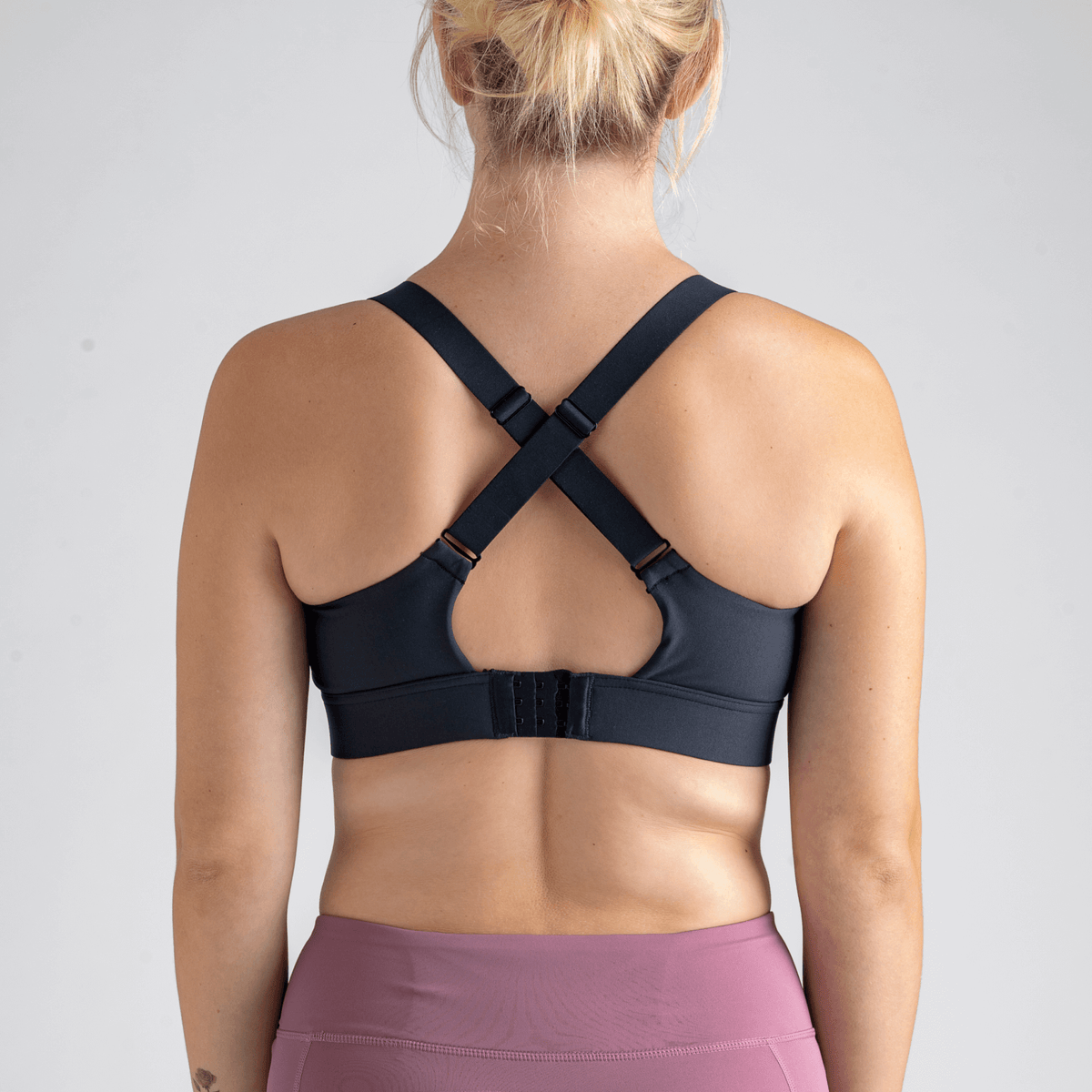 Fiera Women's Sports Bra в цвят Black