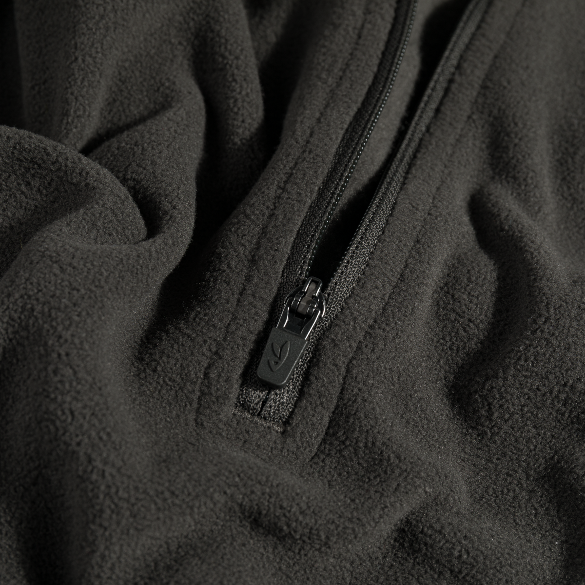 Auro Women's Fleece Zip Top в цвят Black Olive