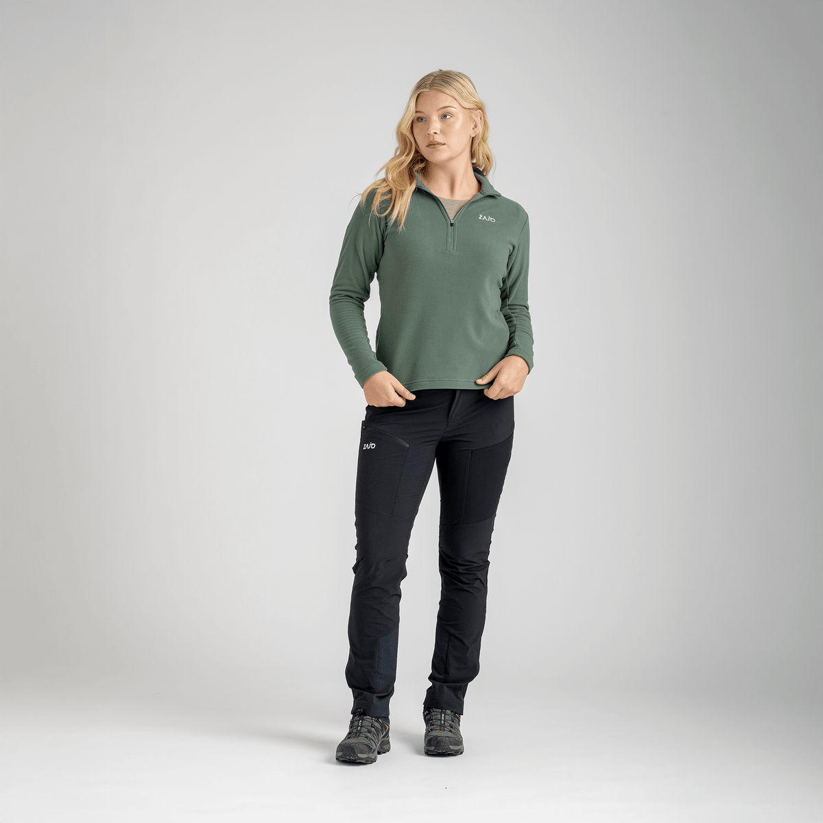 Auro Women's Fleece Zip Top в цвят Black Olive