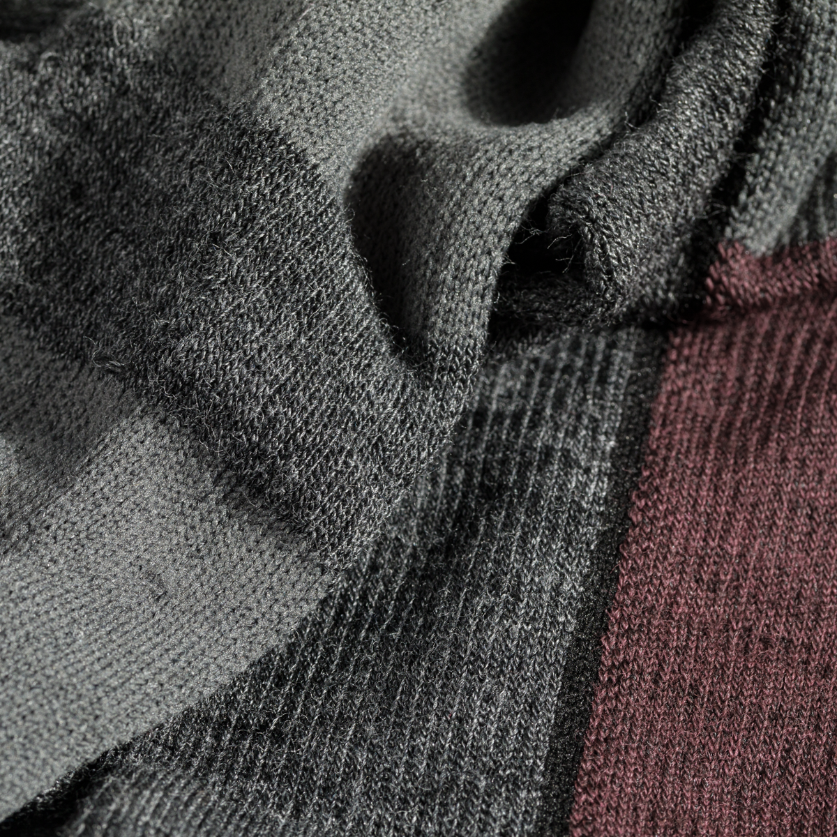 Hejma Merino Mid Socks в цвят Decadent Red